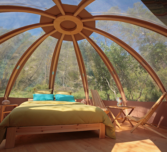 Notre Bulle vue dans son écrin de Nature pour un séjour reposant chez Aventures Intérieures à Coaraze 06
